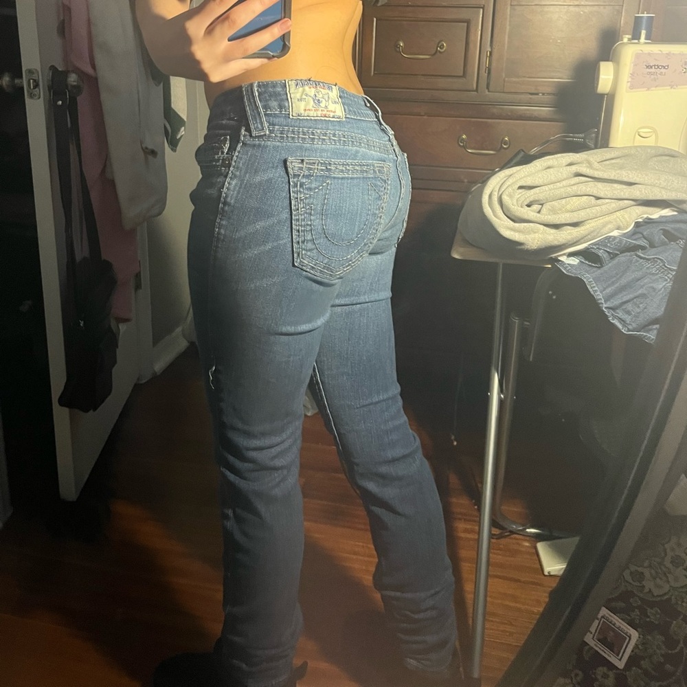 straight leg low rise true religion jeans with gray stitching